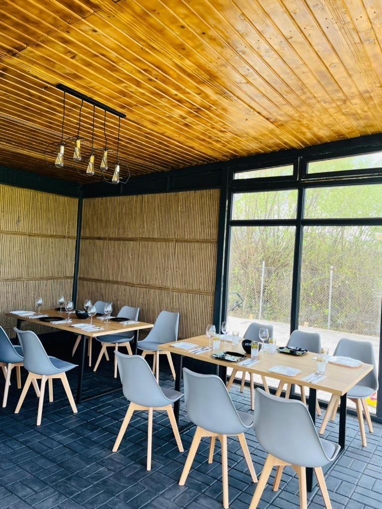 Sun Garden Glamping Domes Ξενοδοχείο Călimăneşti Εξωτερικό φωτογραφία
