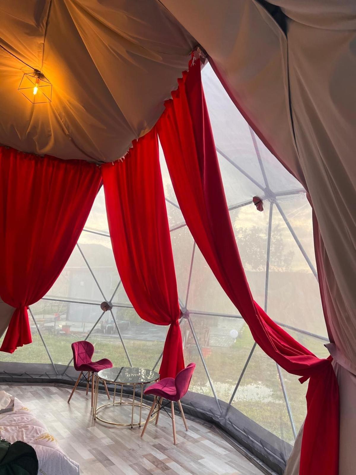 Sun Garden Glamping Domes Ξενοδοχείο Călimăneşti Εξωτερικό φωτογραφία