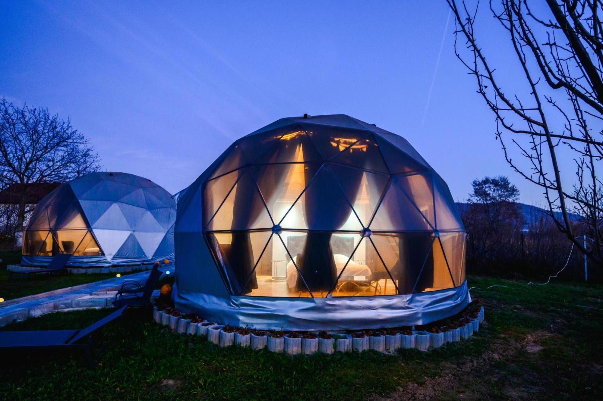 Sun Garden Glamping Domes Ξενοδοχείο Călimăneşti Εξωτερικό φωτογραφία